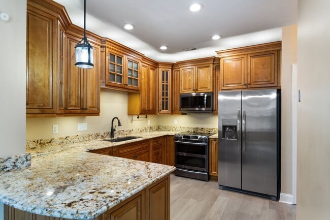 Building Photo - Spacious Kiln Creek Home with Smart Tech, ...
