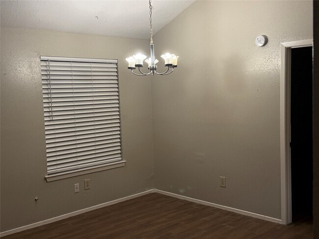 Building Photo - 8426 S Meadow Bird Cir