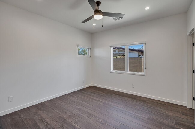 Building Photo - Newer Garfield District Duplex now available!