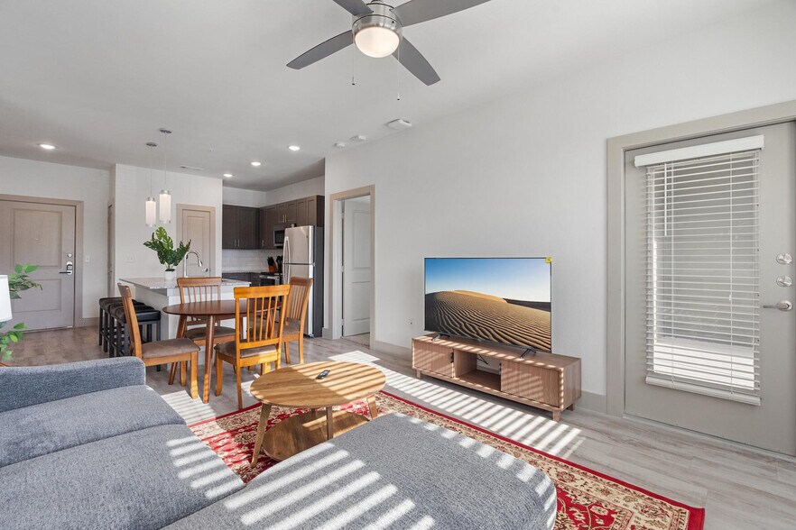 Building Photo - 12100 1/2 Ferrystone Glen Drive-SI FL3-ID1240335P