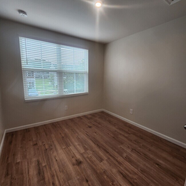 Building Photo - 525 Hampton Townes Dr
