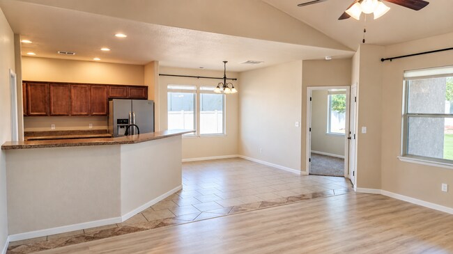 Building Photo - 2990 Lurvey Ln