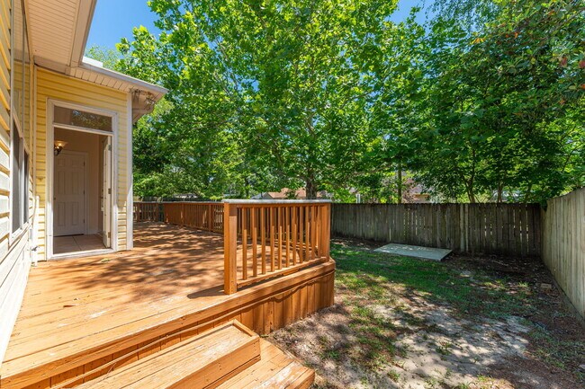 Building Photo - 1697 Glenwood Ct