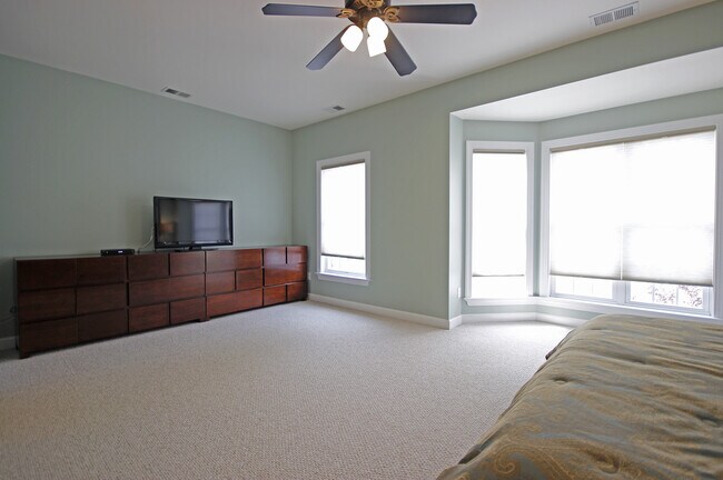Building Photo - Village at Quarterpath