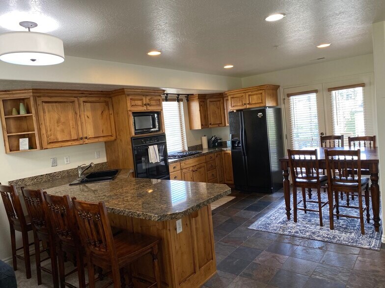 Building Photo - 3524 N Fox Run
