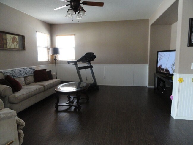 Building Photo - 1433 Wild Olive Rd