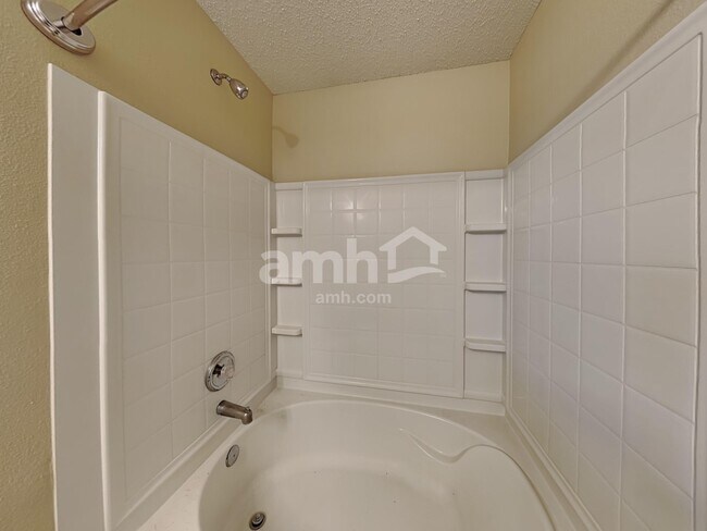 Building Photo - 1212 N Aberdeen Dr