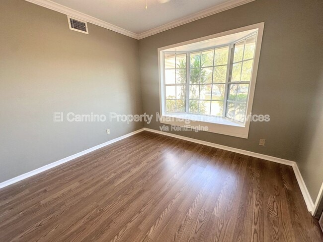 Building Photo - 750 Vinemead Dr