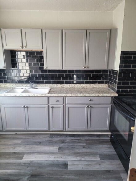 Building Photo - 15849 Indiana St