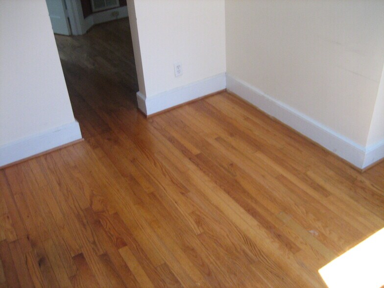 Building Photo - 3101 Peebles Dr