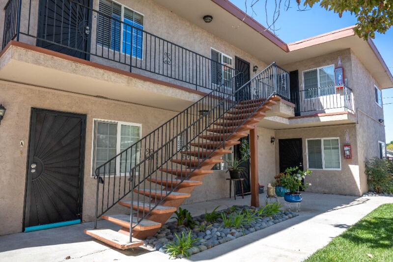 Building Photo - 239 G St