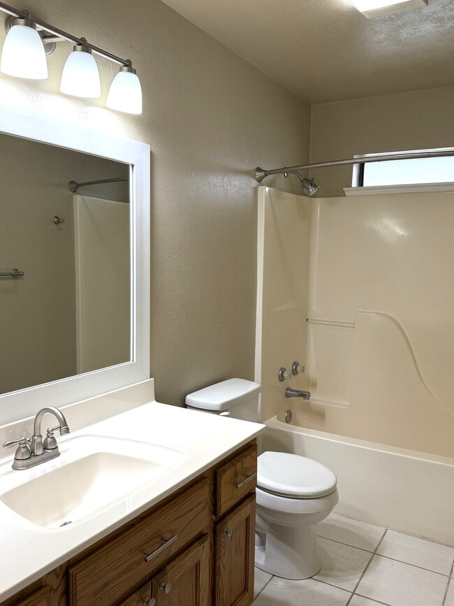 Building Photo - 1505 Richland Ct N
