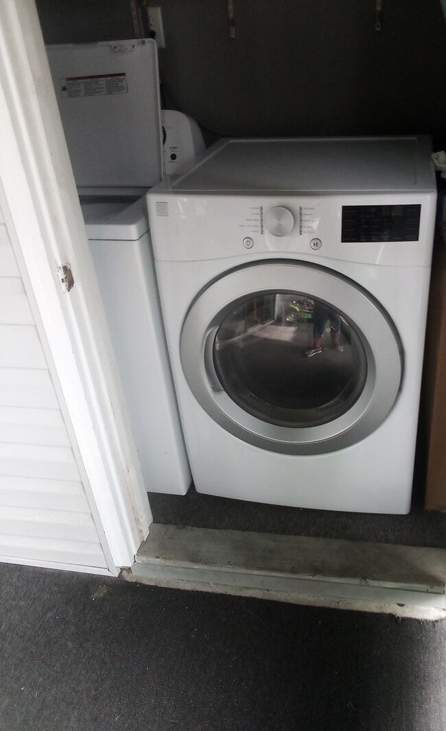 Building Photo - 27C Golf Colony