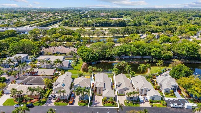 Building Photo - 8170 Hampton Wood Dr