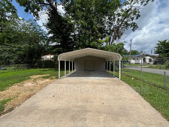 Building Photo - 1121 Vestal St
