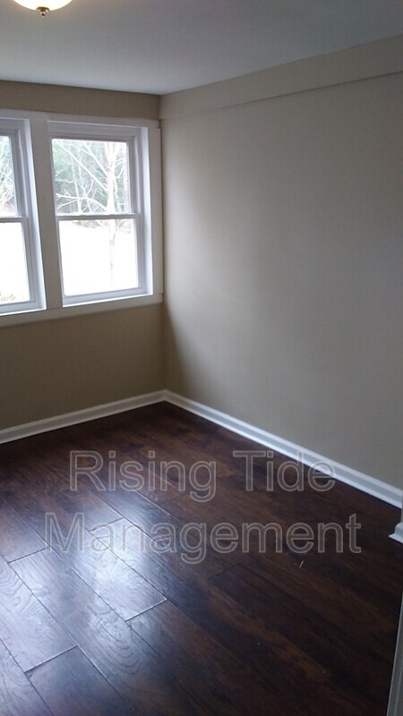 Building Photo - 656 Calahan Rd