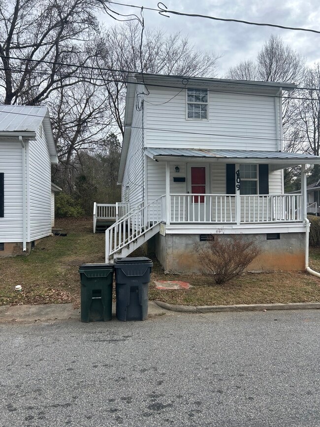 Building Photo - 409 Brook Ave