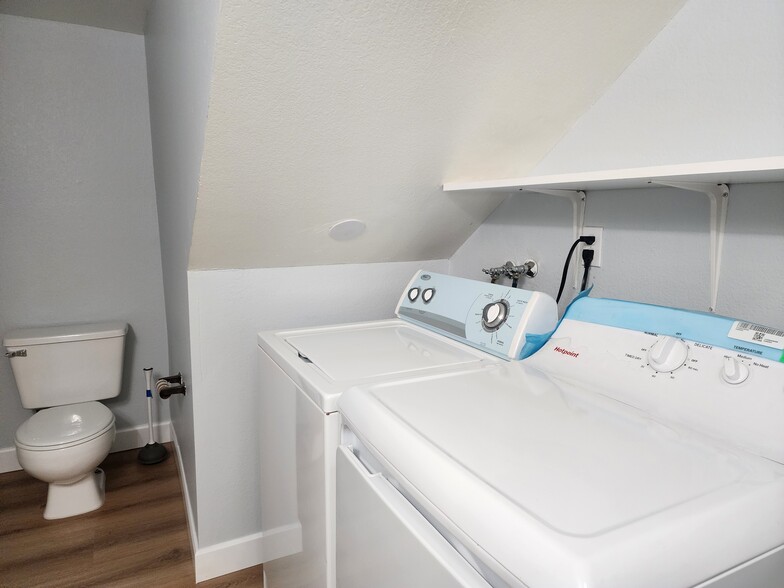 Building Photo - 736 N Garfield Ave