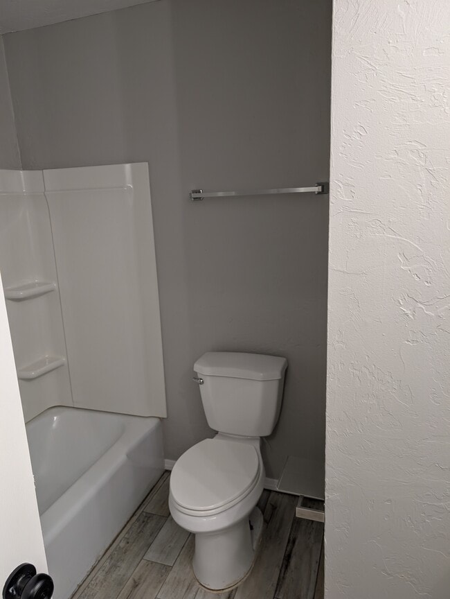 Building Photo - 2421 Marshall Dr