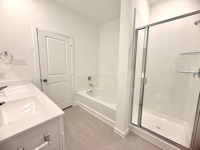 Building Photo - 24657 Monarch Forest Dr