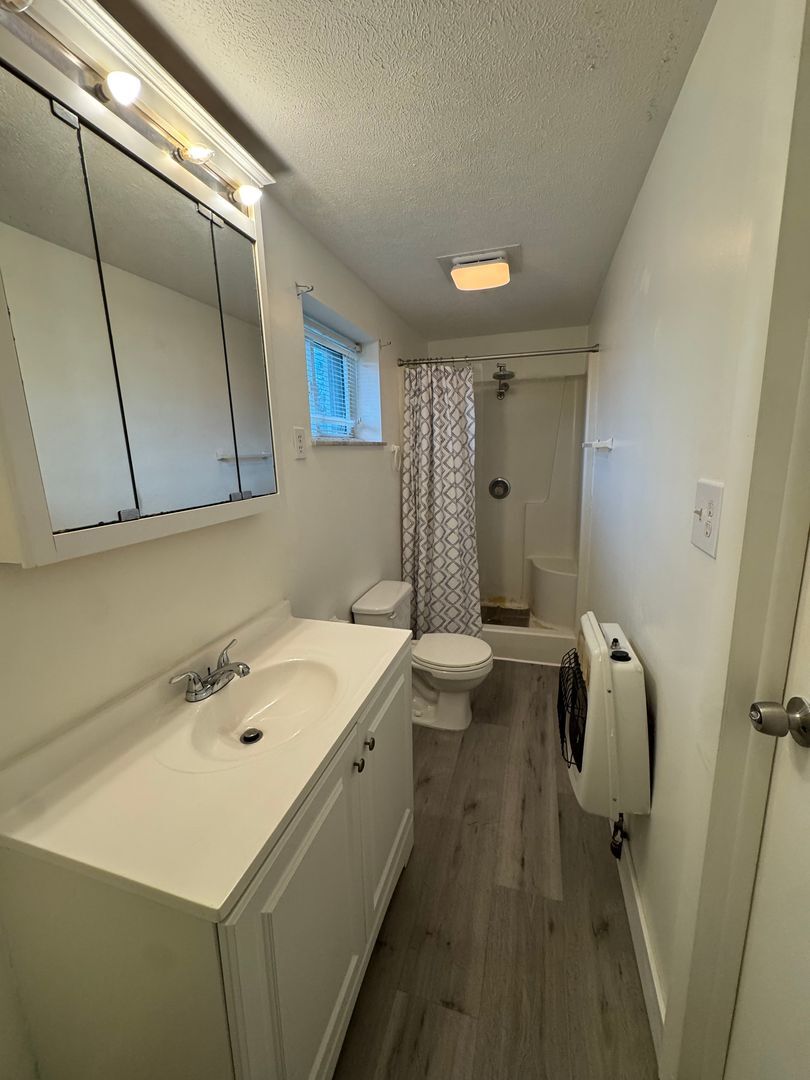 Building Photo - 4813 Sayre Ave