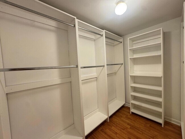 Building Photo - 2018 SW 29th Ct