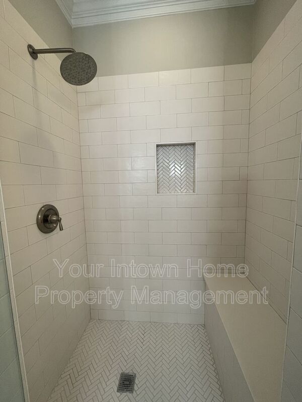 Building Photo - 239 Carlyle Park Dr