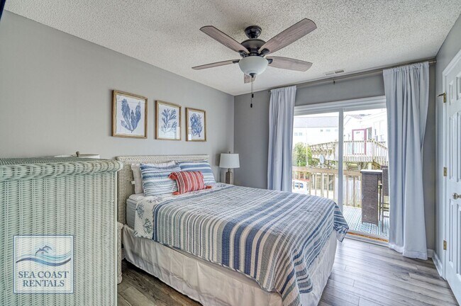 Building Photo - FULLY FURNISHED OFF-SEASON MONTHLY RENTAL ...