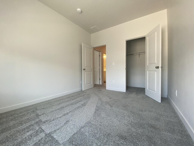 Building Photo - 15499 Aqua Mountain Ln