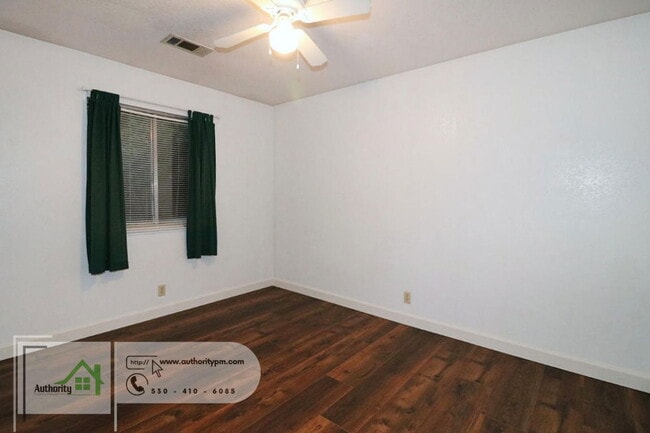 Building Photo - 2272 Wilson Ave