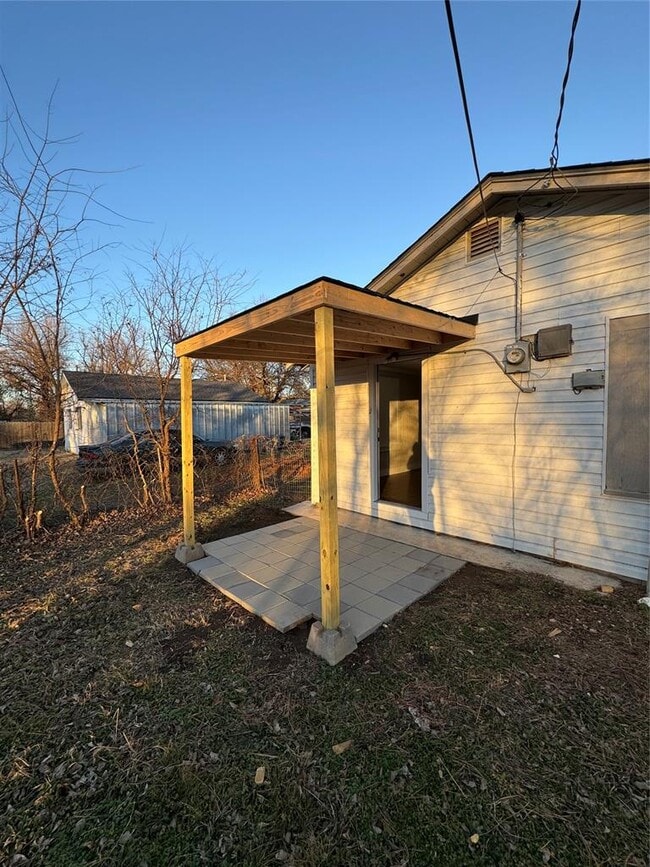 Building Photo - 4107 N Hammond Ave