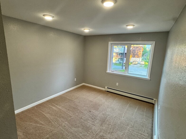 Building Photo - 5252 Fairchild Ave