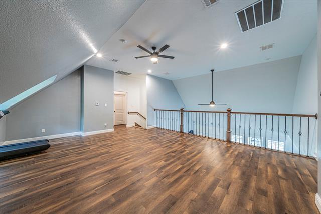 Building Photo - 1115 Douglas Dr