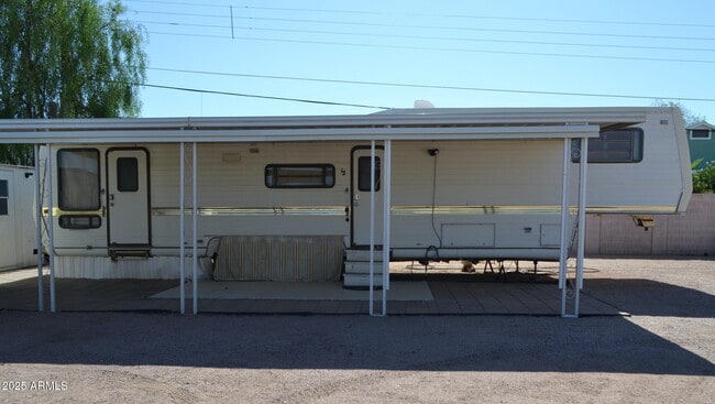 Primary Photo - 677 S Warner Dr