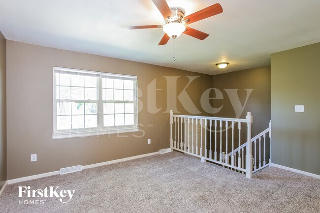 Building Photo - 16005 E Cogan Ln