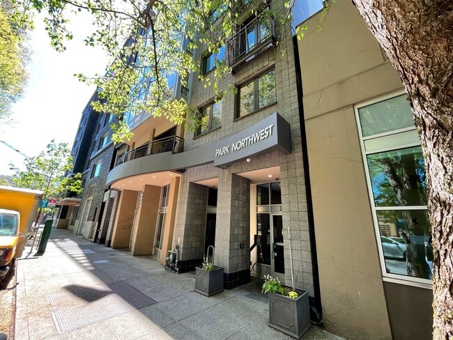 Primary Photo - Bright Condo in NW Portland with Washer/Dr...