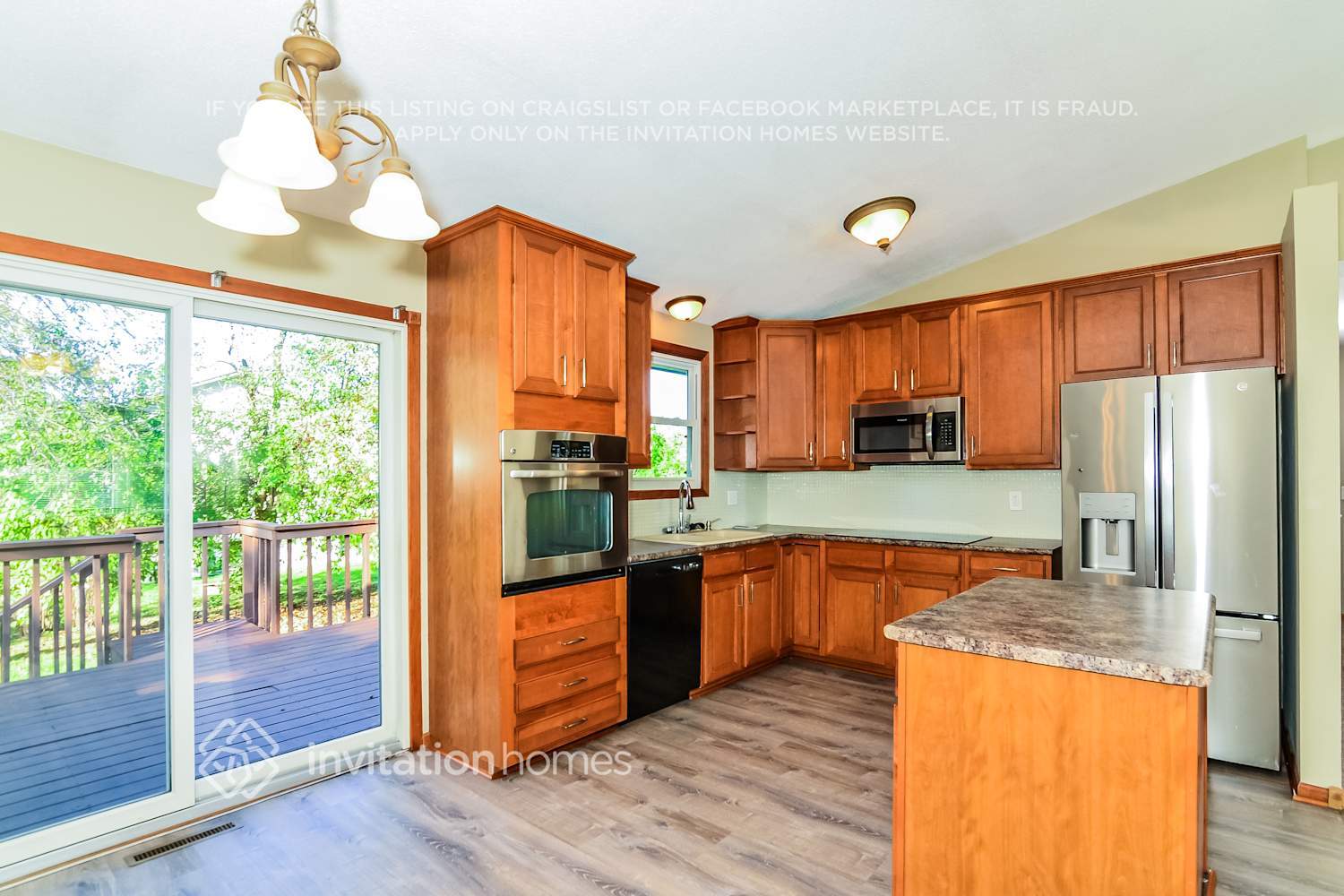 Building Photo - 707 S Shore Dr