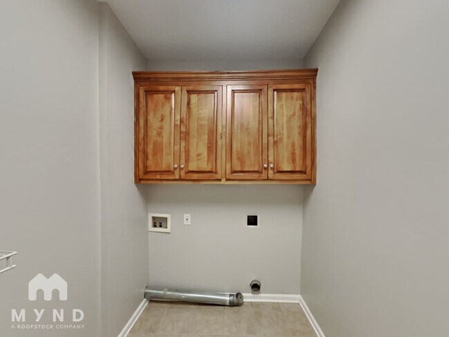 Building Photo - 26540 Mill Creek Dr