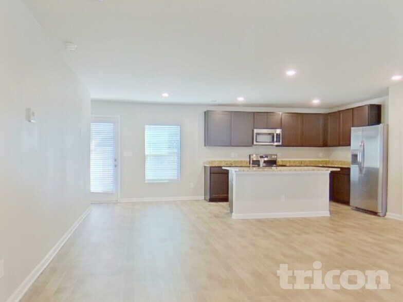 Building Photo - 1027 Summer Cypress Dr