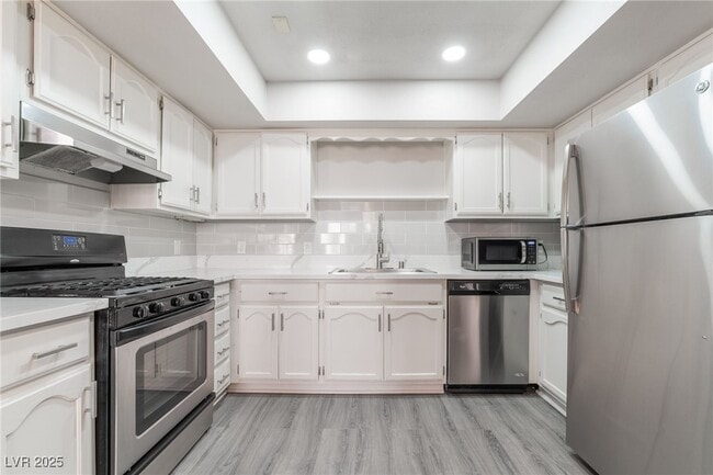 Building Photo - 6643 W Tropicana Ave
