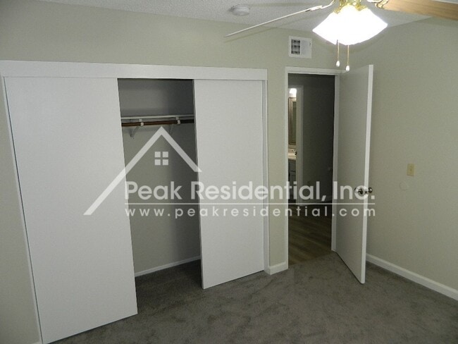 Building Photo - Very Nice 3 bd/2ba Elk Grove Home with 2 C...
