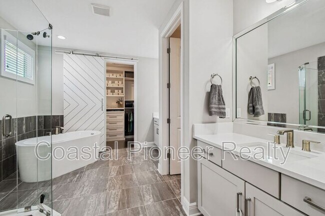Building Photo - 5408 S Elkins Ave