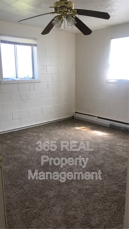 Building Photo - 1231 Pleasant Acres Dr
