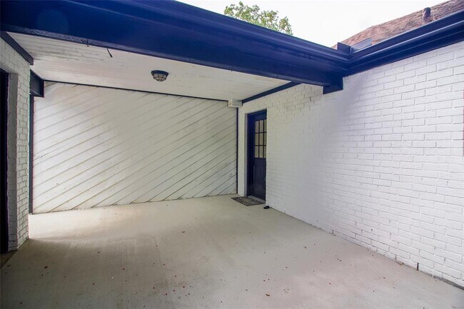 Building Photo - 24 Presidio Rd