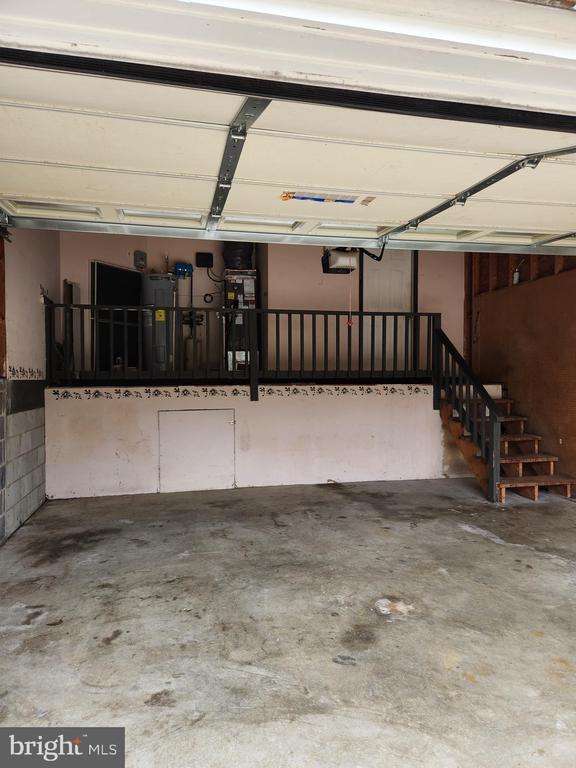 Building Photo - 22226 Valleyview Dr