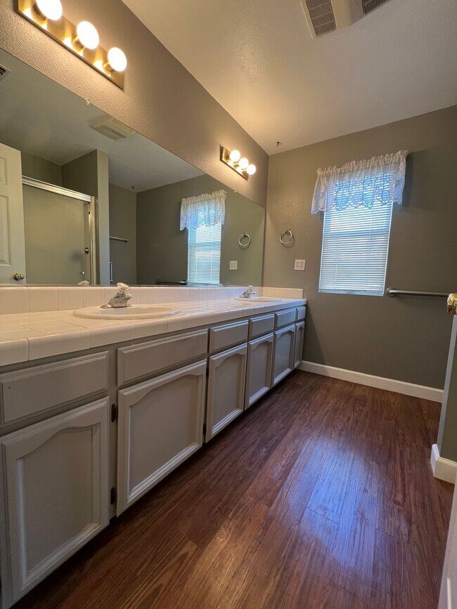 Building Photo - Now Available! In Madera Ranchos