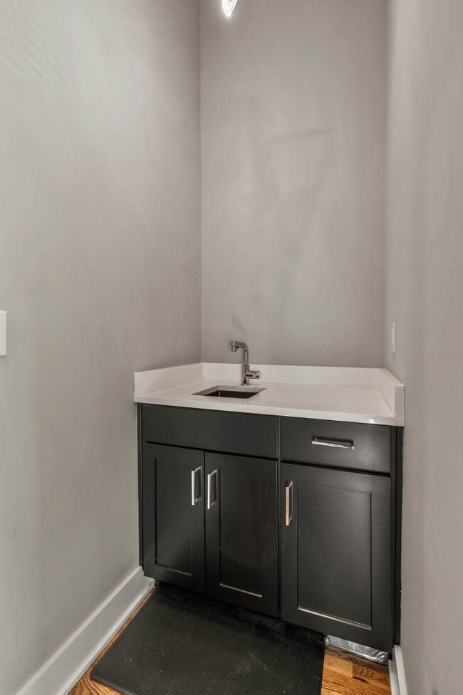 Building Photo - 1909 Hailey Ave