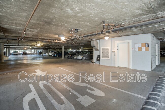 Building Photo - 411 Park Ave
