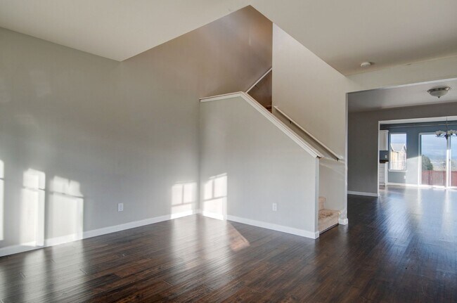 Building Photo - 5-Bedroom Home with Primary Bedroom on Main Floor