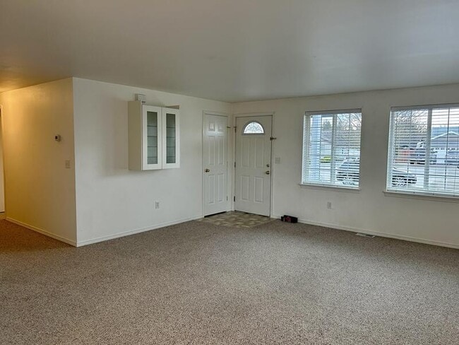 Building Photo - 6471 Portal Manor Dr